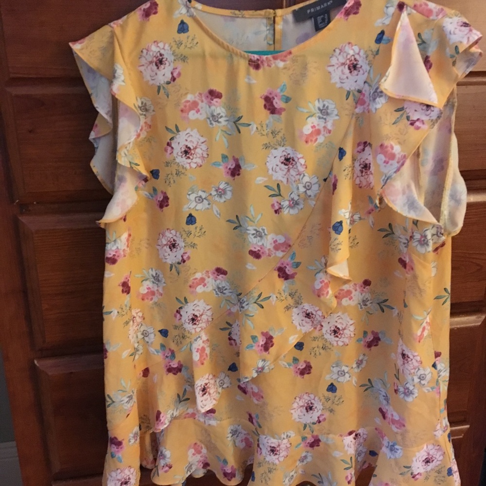 Yellow floral ruffle dress shirt